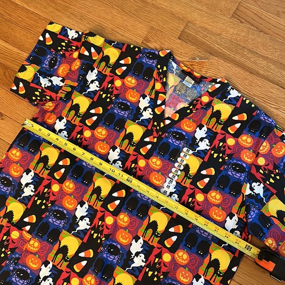 NWT Halloween, fall themed scrub shirt with cats, bats and ghosts! - Picture 7 of 7